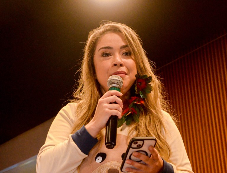 Presidente e apresentadora do EnGITEC, Fernanda Alzira. Foto: Gean Lima.