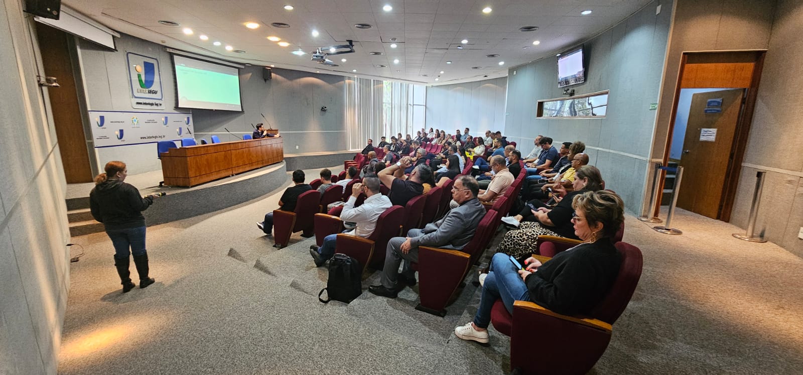 Duzentas pessoas participaram das oficinas do primeiro dia do 14° EnGITEC 